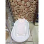 BASIN AND BATHNET WHITE AND PINK